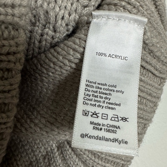 KENDALL + KYLIE Gray Tank Top Size Medium - Picture 10 of 10